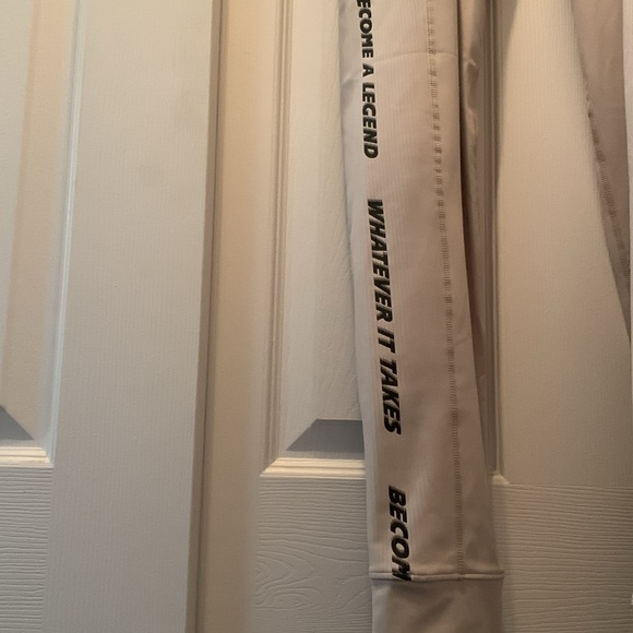 Marvel Avengers FIT Moisture wicking womans Leggings - Picture 7 of 13